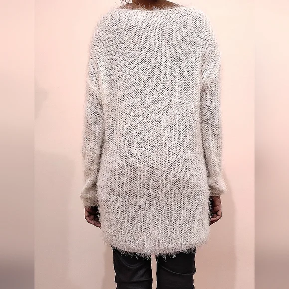 💜White Sweater - Picture 2 of 7